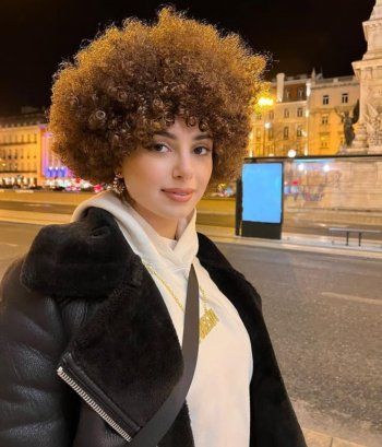 شاهد .. ماريتا الحلاني بتسريحة شعر غير مألوفة.. وهذه المناسبة!