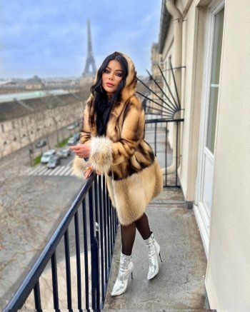 شاهد .. هيفا وهبي بإطلالة شتوية مميزة.. والجمهور يشيد بجمالها الدائم!