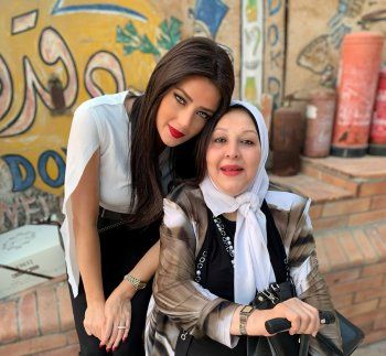 شاهد .. بعد مرور سنة على وفاتها.. رضوى الشربيني تستذكر والدتها بهذه الكلمات!