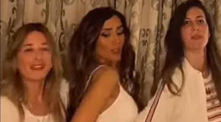 دينا الشربيني تحتل عالم التيك توك هي وأصحابها – شاهد عملوا إيه