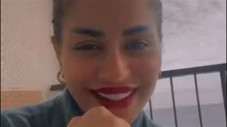 منة فضالي بتروق علي جمهورها بـ أغنية تعالي أدلعك – شاهد