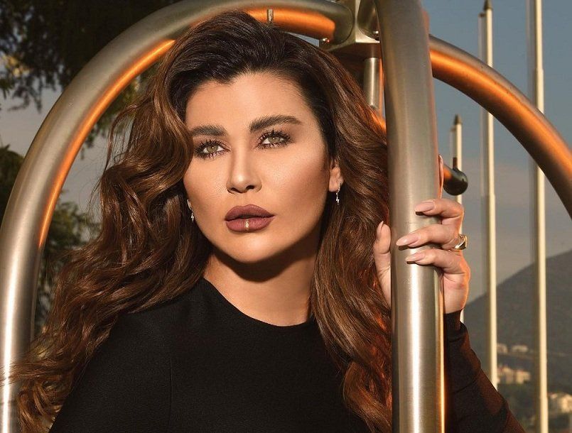 شاهد .. بالصورة - إطلالة لنادين الراسي مع خطيبها بماذا توجهت له؟