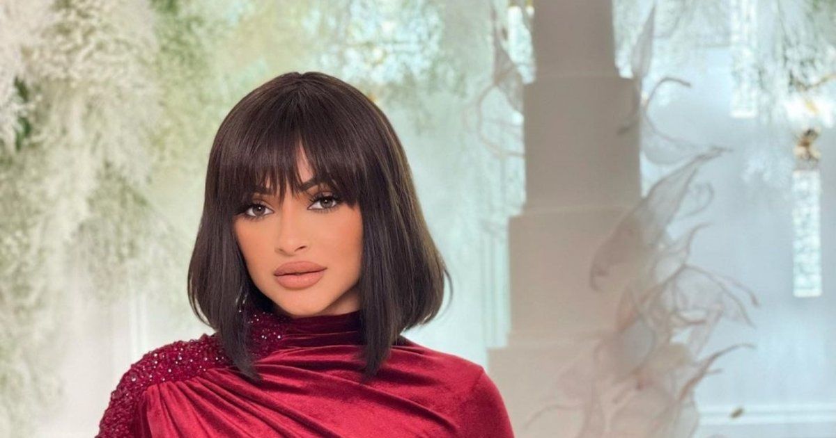 شاهد .. شوق الهادي تحدث ضجة بصورها مع الخيل!