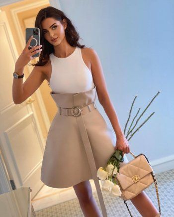 شاهد .. ماهلاغا جابري تتألق بإطلالتها على البحر في بيت من زجاج! -بالصور