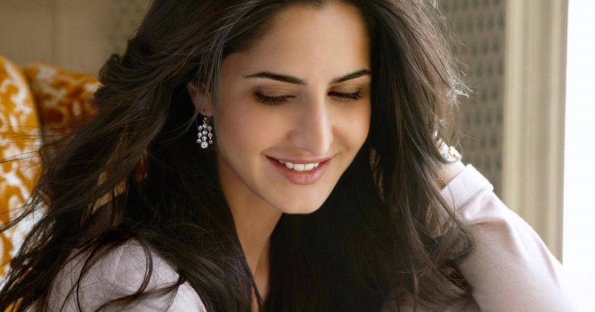 شاهد .. كاترينا كيف بجلسة تصوير مميزة.. وملابسها متعددة الألوان