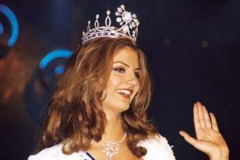 شاهد .. هكذا بدت ساندرا رزق يوم انتخبت ملكة جمال لبنان ..فهل تغيرت ؟