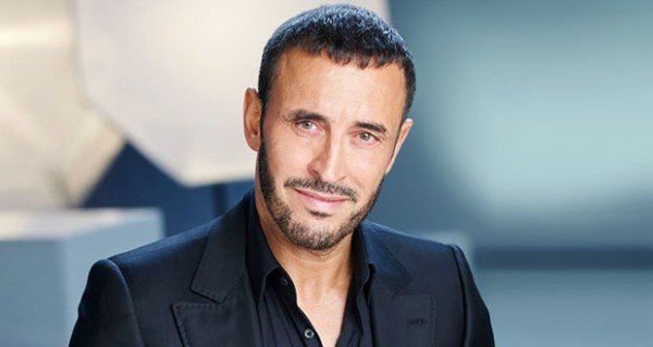 شاهد .. كاظم الساهر يُفجع بوفاة والدة ولديه