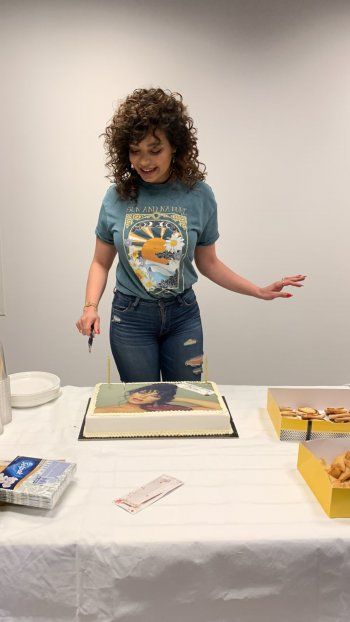 شاهد .. بالصورة - جنى روحانا تحتفل بعيد ميلادها بمفاجأة سارة