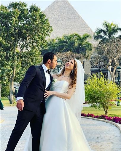 بالفيديو – وصلة رقص من رانيا فريد شوقي في فرح ” هند رضا “