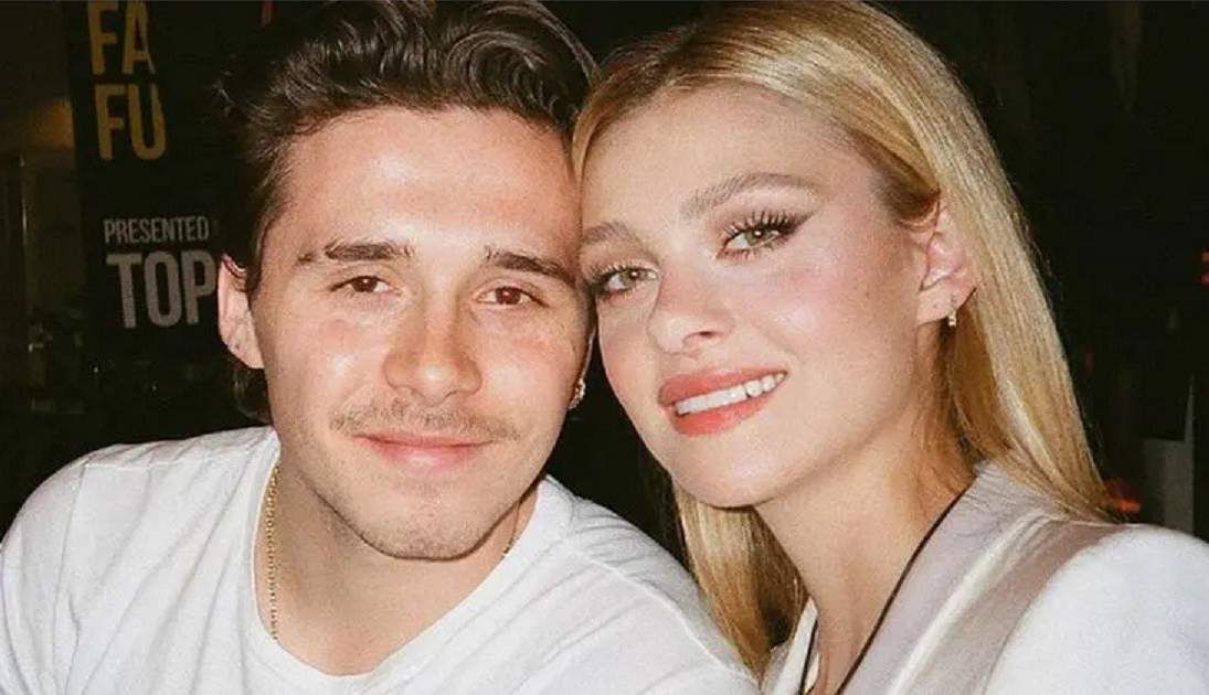 شاهد .. بالفيديو - بروكلين بيكهام يكشف أنه يحمل هذه الأشياء معه من حبيبته