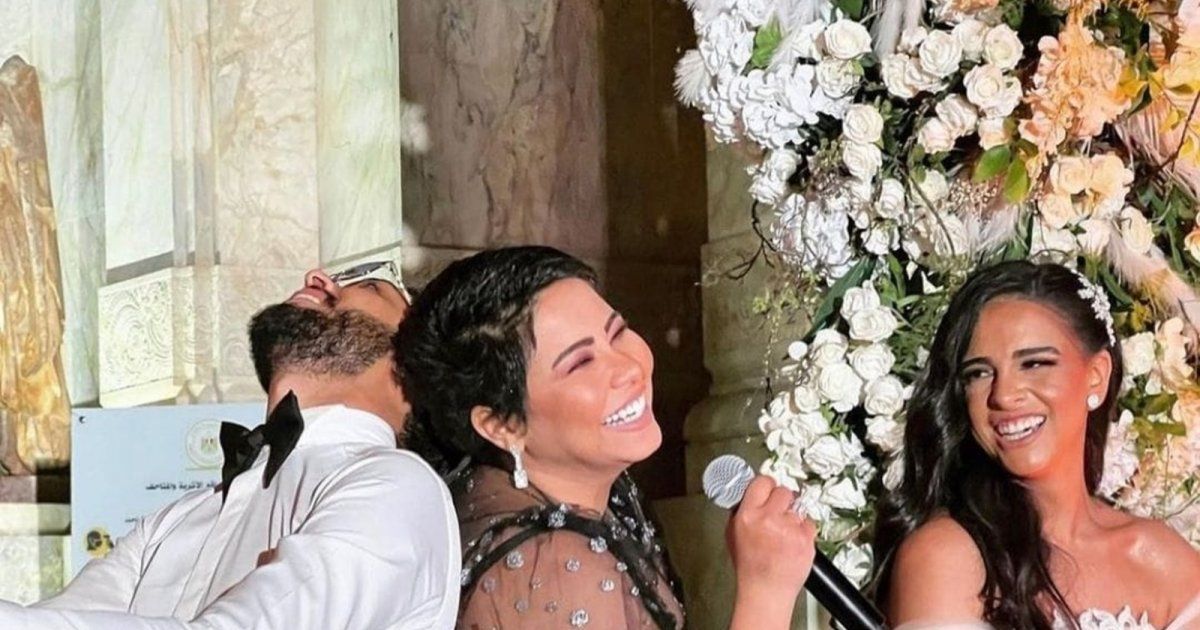شاهد .. شيرين عبد الوهاب تكشف هوية العريس الذي أحيت زفافه.. فمن يكون؟