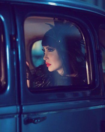 شاهد .. إطلالة مميزة لنسرين طافش في دمشق عام 1929 من جوقة عزيزة -بالصور