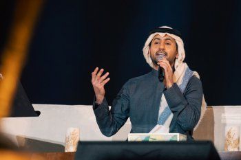 شاهد .. فؤاد عبد الواحد وأصيل أبو بكر وعلي بن محمد يغنون سوياً في الرياض.. بالصور