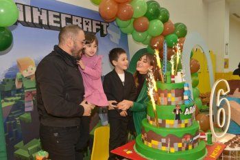 شاهد .. بأجواء عائلية مميزة.. هكذا إحتفل رامي عياش بعيد ميلاد إبنه