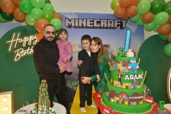 شاهد .. بأجواء عائلية مميزة.. هكذا إحتفل رامي عياش بعيد ميلاد إبنه