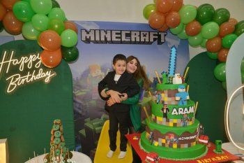 شاهد .. بأجواء عائلية مميزة.. هكذا إحتفل رامي عياش بعيد ميلاد إبنه