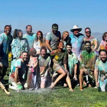 شاهد .. بريانكا شوبرا ونيك جوناس يحتفلان بمهرجان الألوان.. وصور تظهر عفويتهما