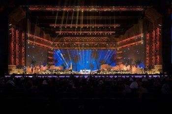 شاهد .. فؤاد عبد الواحد وأصيل أبو بكر وعلي بن محمد يغنون سوياً في الرياض.. بالصور