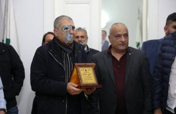 شاهد .. بالصور- غابي حويك مكرّم من مكتب الشباب في إقليم البترون الكتائبي