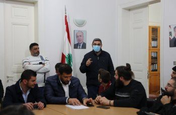 شاهد .. بالصور- غابي حويك مكرّم من مكتب الشباب في إقليم البترون الكتائبي