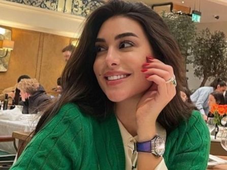 ياسمين صبري تسحر متابعيها بإطلالة أنيقة باللون الأخضر- شاهد
