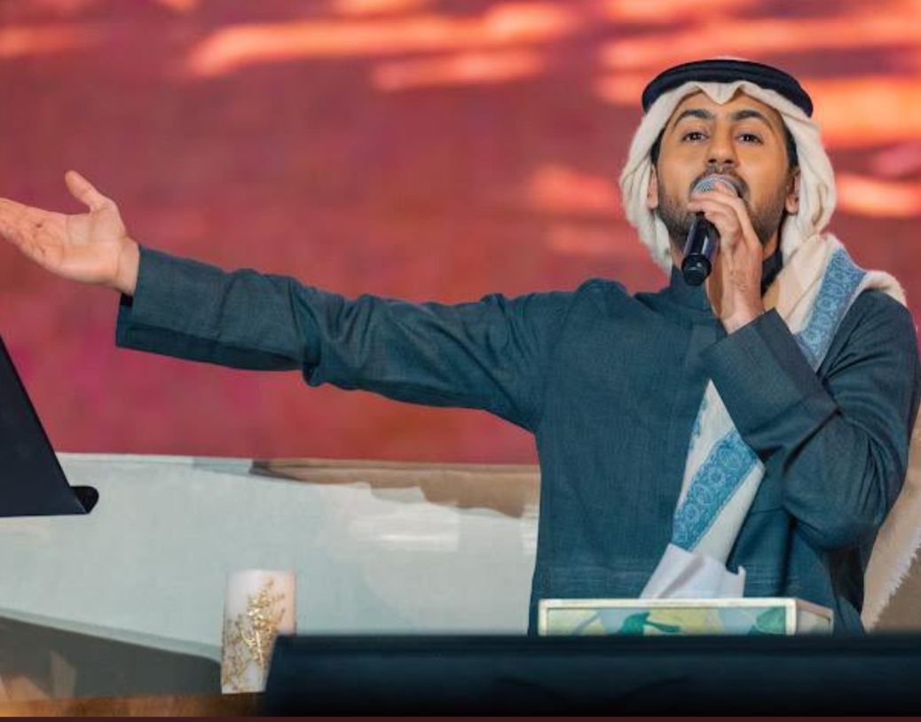 فؤاد عبد الواحد يطرب جمهور حفل طاب السمر بمسرح أبو بكرسالم في الرياض