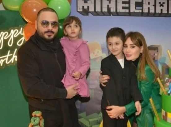 برفقة زوجته .. رامي عياش يحتفل بعيد ميلاد ابنه أرام- صور