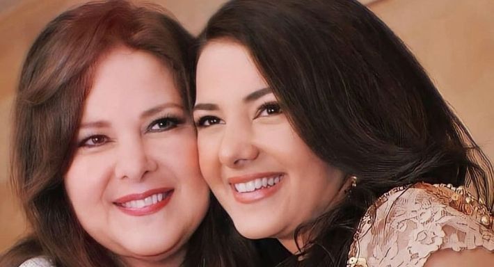 رسالة تقطع القلب من دنيا إلى دلال عبد العزيز في عيد الام – صورة