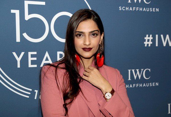 شاهد .. بالصورة - سونام كابور تعلن هذا الخبر السار لمتابعيها