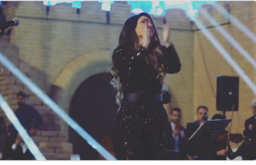 ديانا حداد تنثر الفرح وتشعل مسرح مهرجان بابل بالعراق – صور