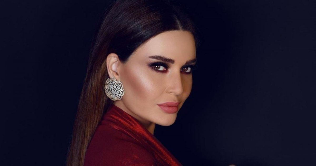 شاهد .. بالفيديو- وسط أجواء عائلية سيرين عبد النور تحتفل بمناسبة عيد الأم