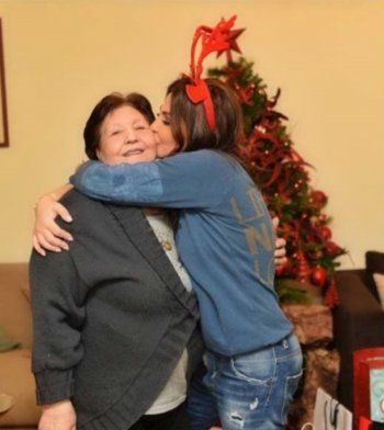 شاهد .. بالصورة- هكذا هنأت إليسا والدتها بمناسبة عيد الأم