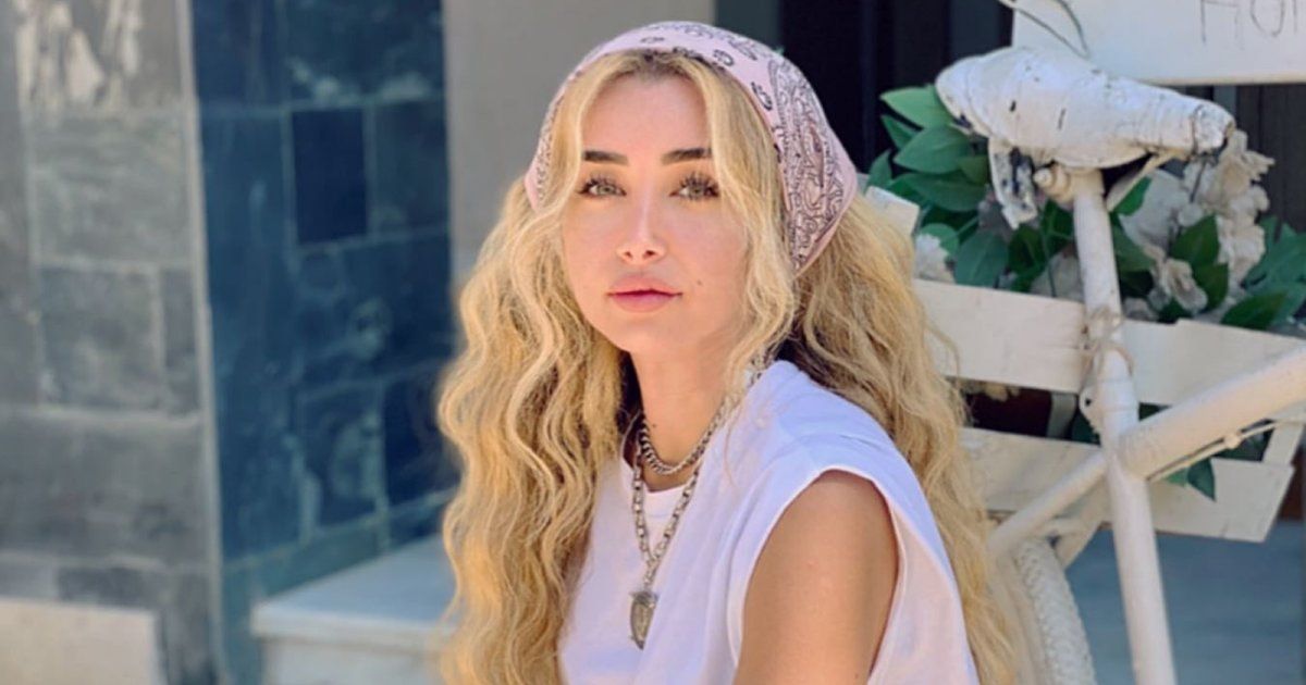 شاهد .. بالصورة - هنا الزاهد من دون مكياج تماماً في أحدث إطلالة لها