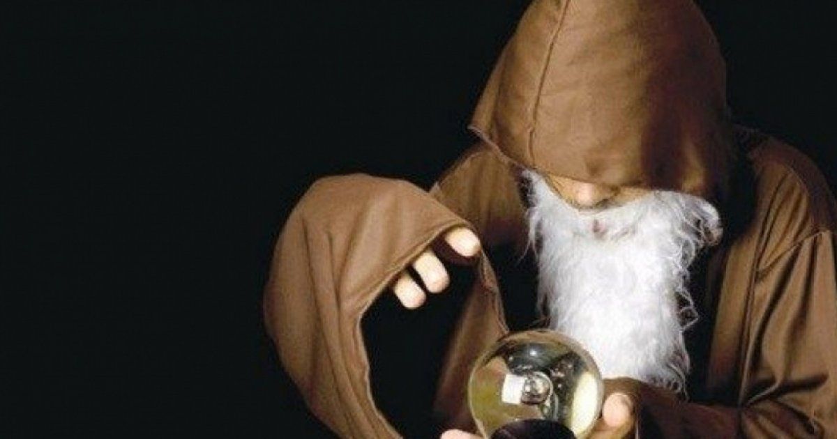 شاهد .. إلقاء القبض على مشعوذ يتعامل مع فنانات ووجوه معروفة