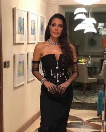 شاهد .. بالصور- نادين نسيب نجيم تتألق بإطلالتها وهذه رسالتها لمحبيها