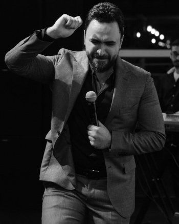 شاهد .. خاص- "الفن" يكشف مفاجأة نادر الأتات للجمهور