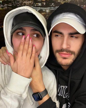 شاهد .. حبيب هيفا ماجيك السابق يتعرض للسخرية بسبب وضعه طلاء الأظافر- بالصورة