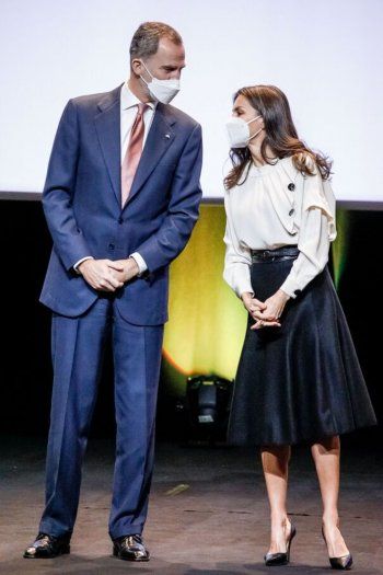 شاهد .. بالصورة - الملكة ليتيسيا تظهر مع ملك إسبانيا فيليب السادس خلال هذا الحدث