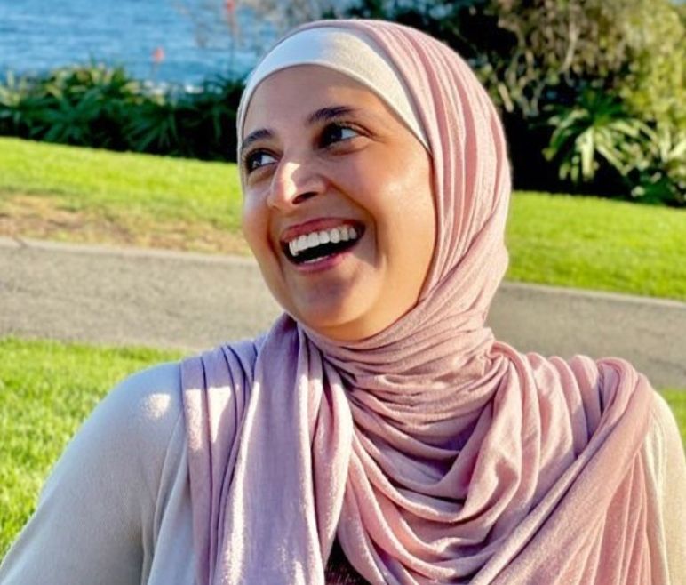 ادعوا بالشفاء لامي .. نجل حنان ترك يكشف تعرضها لأزمة صحية