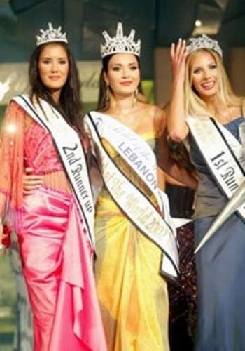 شاهد .. صور نادرة لـ سيرين عبد النور يوم انتخبت ملكة جمال في مسابقة عالمية