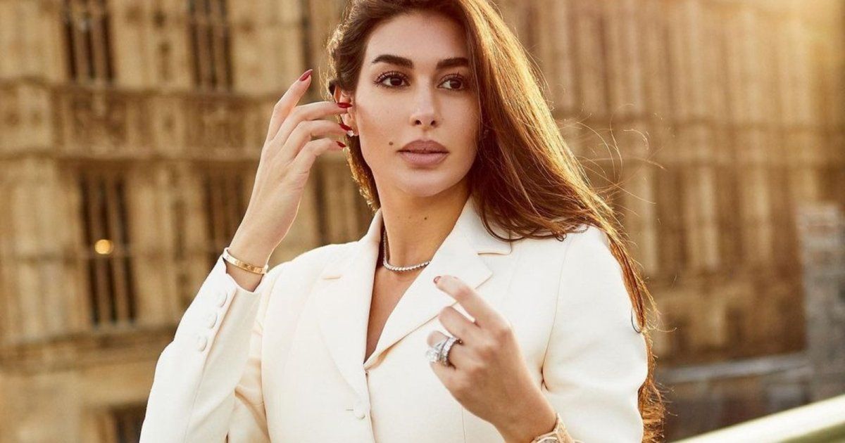 شاهد .. بالفيديو والصور- ياسمين صبري تشع بياضا بأخر إطلالة لها