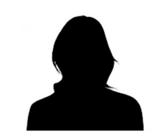 شاهد .. شقيقة الممثل المصري إلى مثواها الأخير