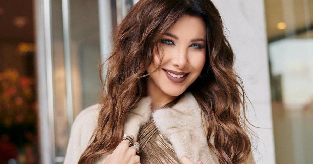 شاهد .. نانسي عجرم تصل إلى مصر.. وإطلالتها الكاجوال تلفت الأنظار