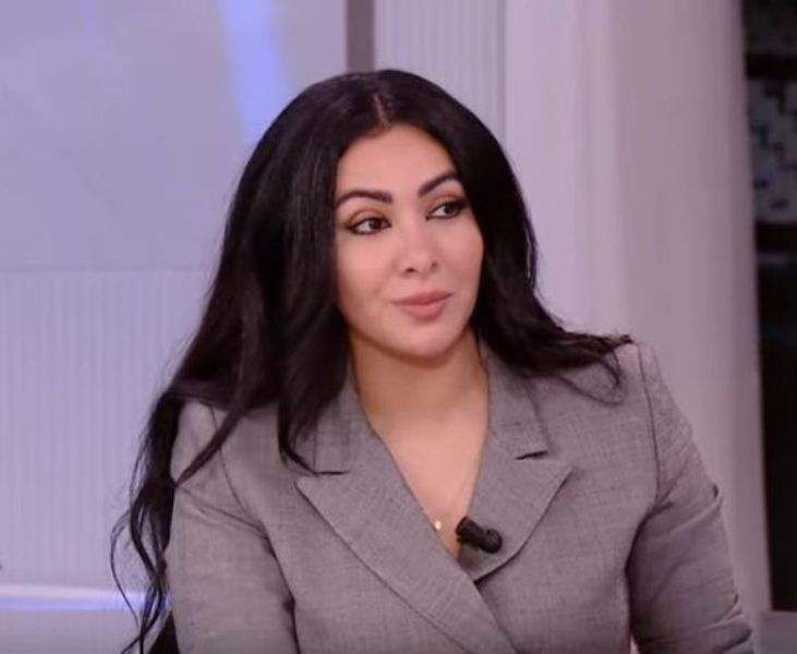 شاهد .. بالصورة - ميرهان حسين تحتفل بعيد ميلاد والدتها والمتابعون يلاحظون الشبه الكبير بينهما