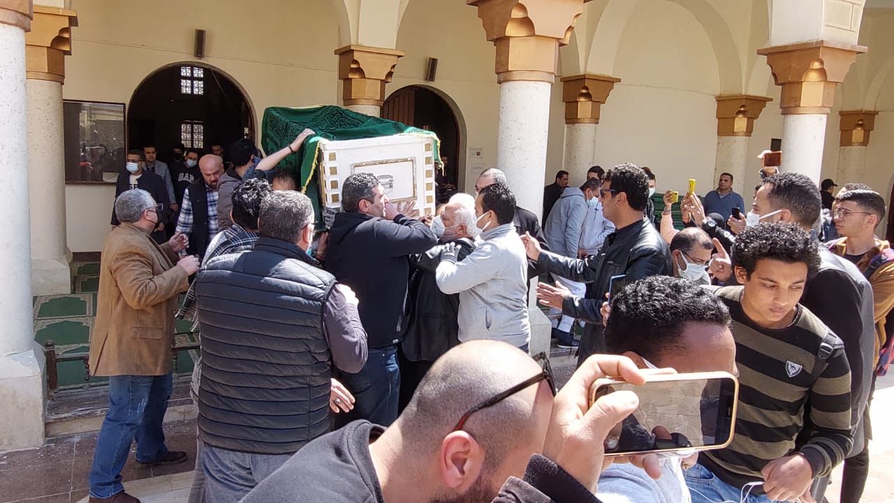 بالصور.. تشييع جثمان الراحل أحمد حلاوة بمسجد المجمع الإسلامى