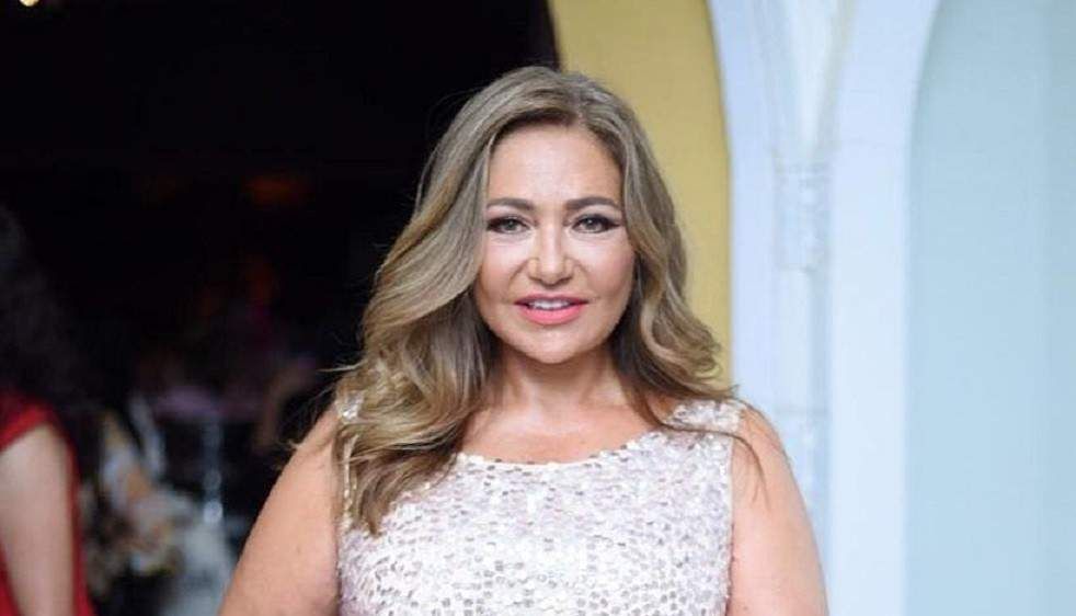 شاهد .. ليلى علوي تنعى محمد رجائي عطية