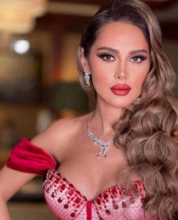 شاهد .. بالصورة والفيديو - ياسمين رئيس تتصدر مواقع التواصل الإجتماعي بإطلالتها في زفاف شام الذهبي