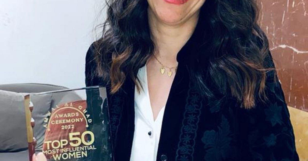 شاهد .. تكريم المؤلفة نجلاء الحديني ضمن السيدات الأكثر تأثيرًا في مصر