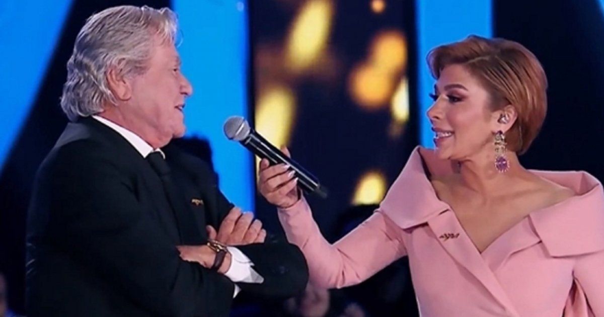 شاهد .. أصالة تغازل حسين فهمي وتهديه أغنية "يا واد يا تقيل"