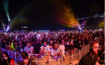 شاهد .. بالصور- محمد رمضان يشعل الأجواء في حفله الأخير في السعودية